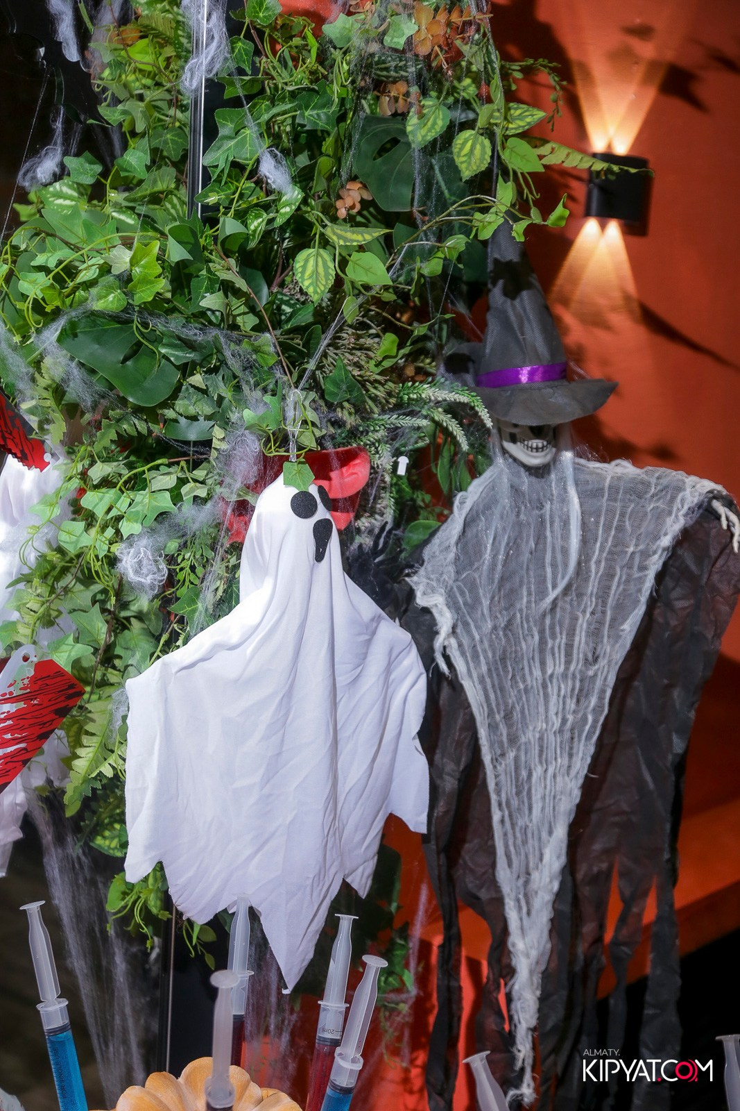 LIFE GRILL CAFE. КИПЯТКОМ АЛМАТЫ!