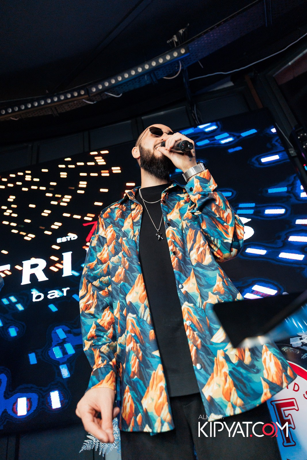 FRIENDS BAR & TERRACE. КИПЯТКОМ АЛМАТЫ!