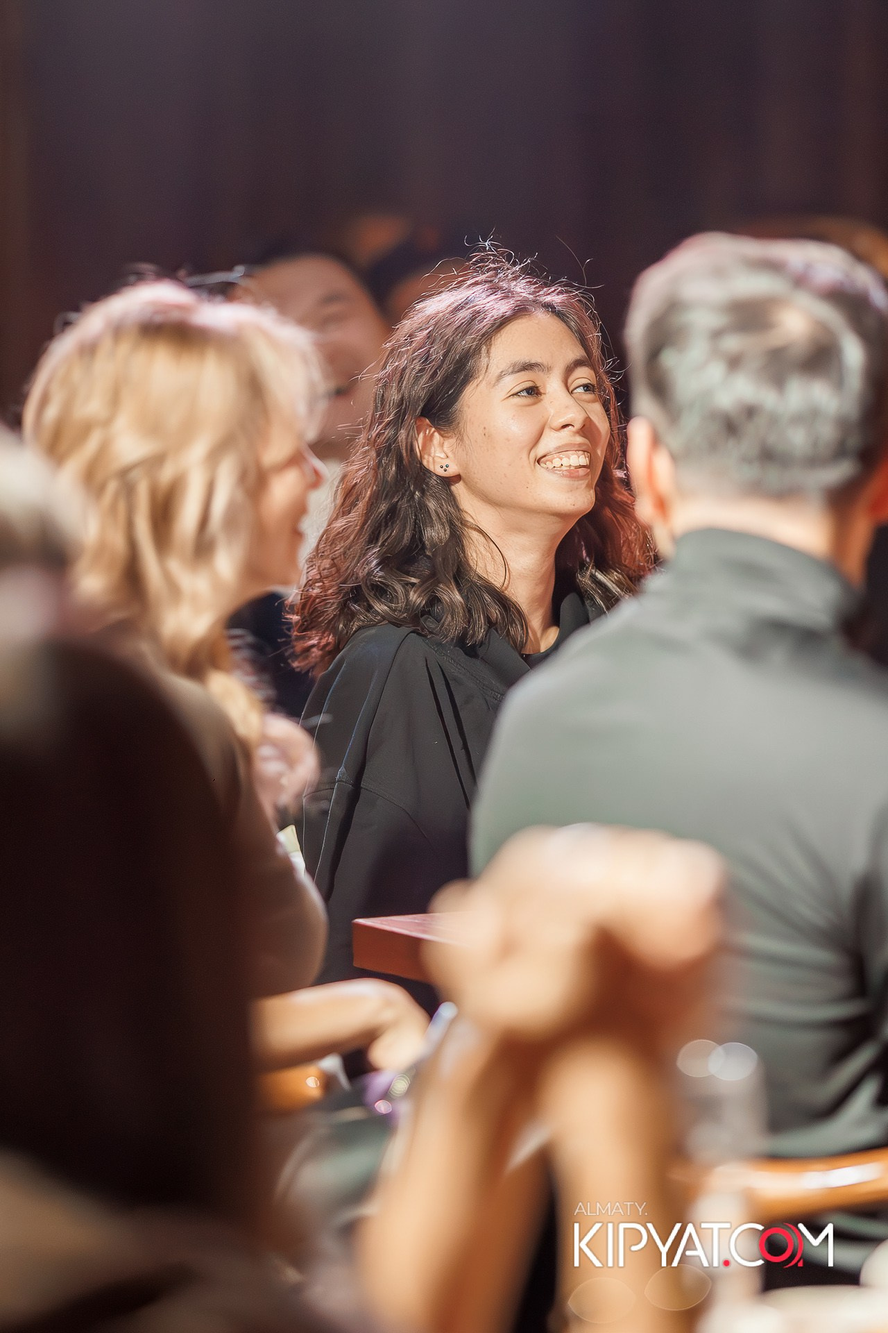 СОЛЬНЫЙ СТЕНДАП КОНЦЕРТ АЛЕКСАНДРА МЕРКУЛЬ. КИПЯТКОМ АЛМАТЫ!