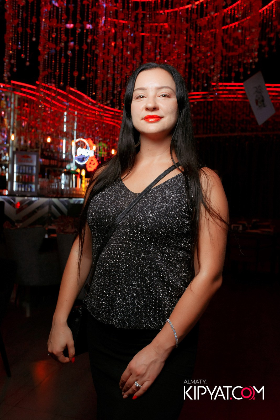 FRIENDS BAR & TERRACE. КИПЯТКОМ АЛМАТЫ!