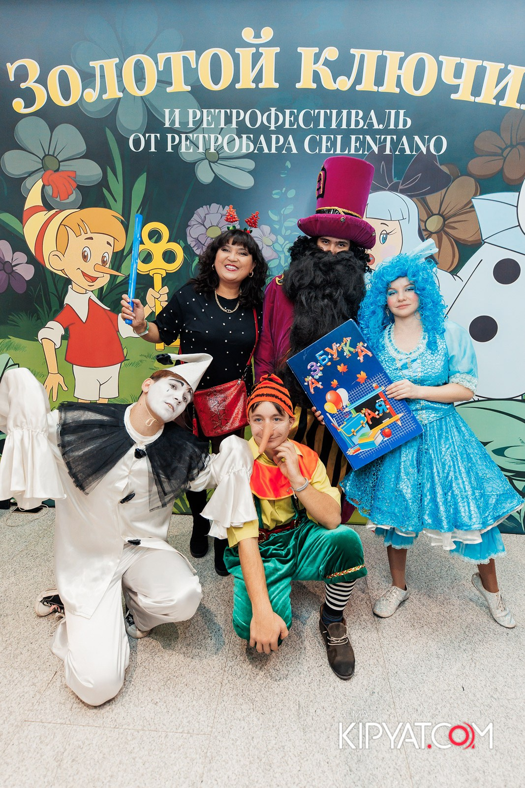 ЗОЛОТОЙ КЛЮЧИК И РЕТРОФЕСТИВАЛЬ ОТ РЕСТОБАРА CELENTANO. КИПЯТКОМ АЛМАТЫ!