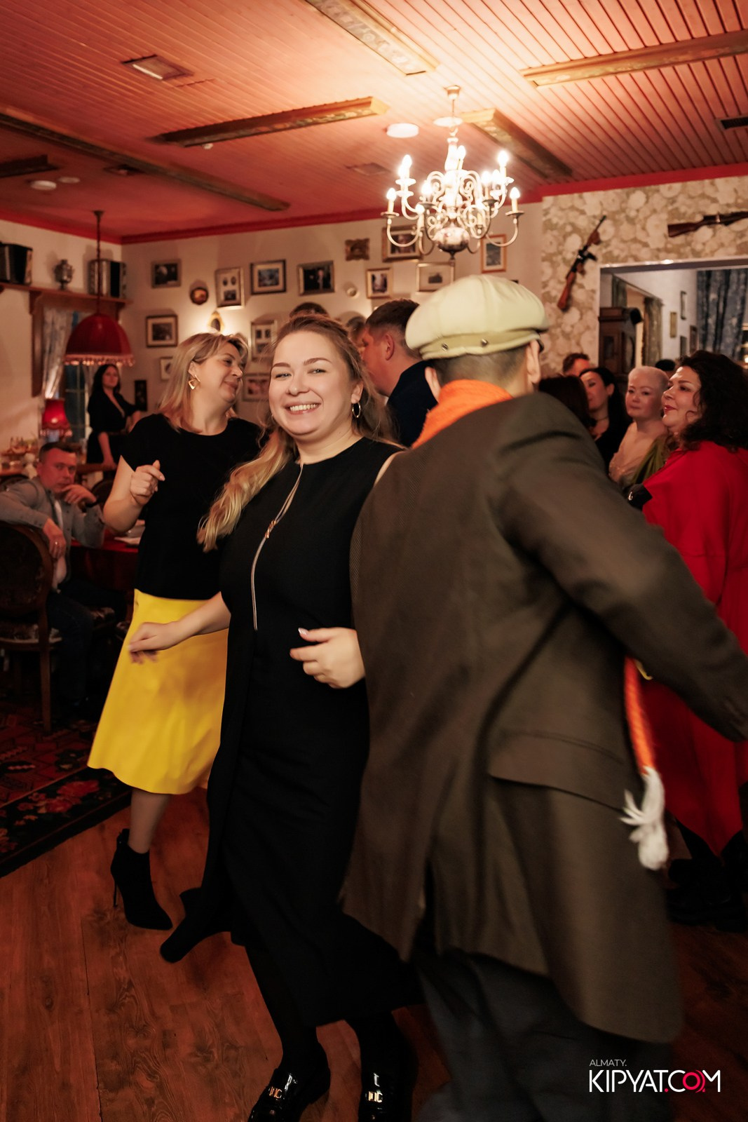 РЕСТОРАН МАРЬИНА РОЩА. КИПЯТКОМ АЛМАТЫ!