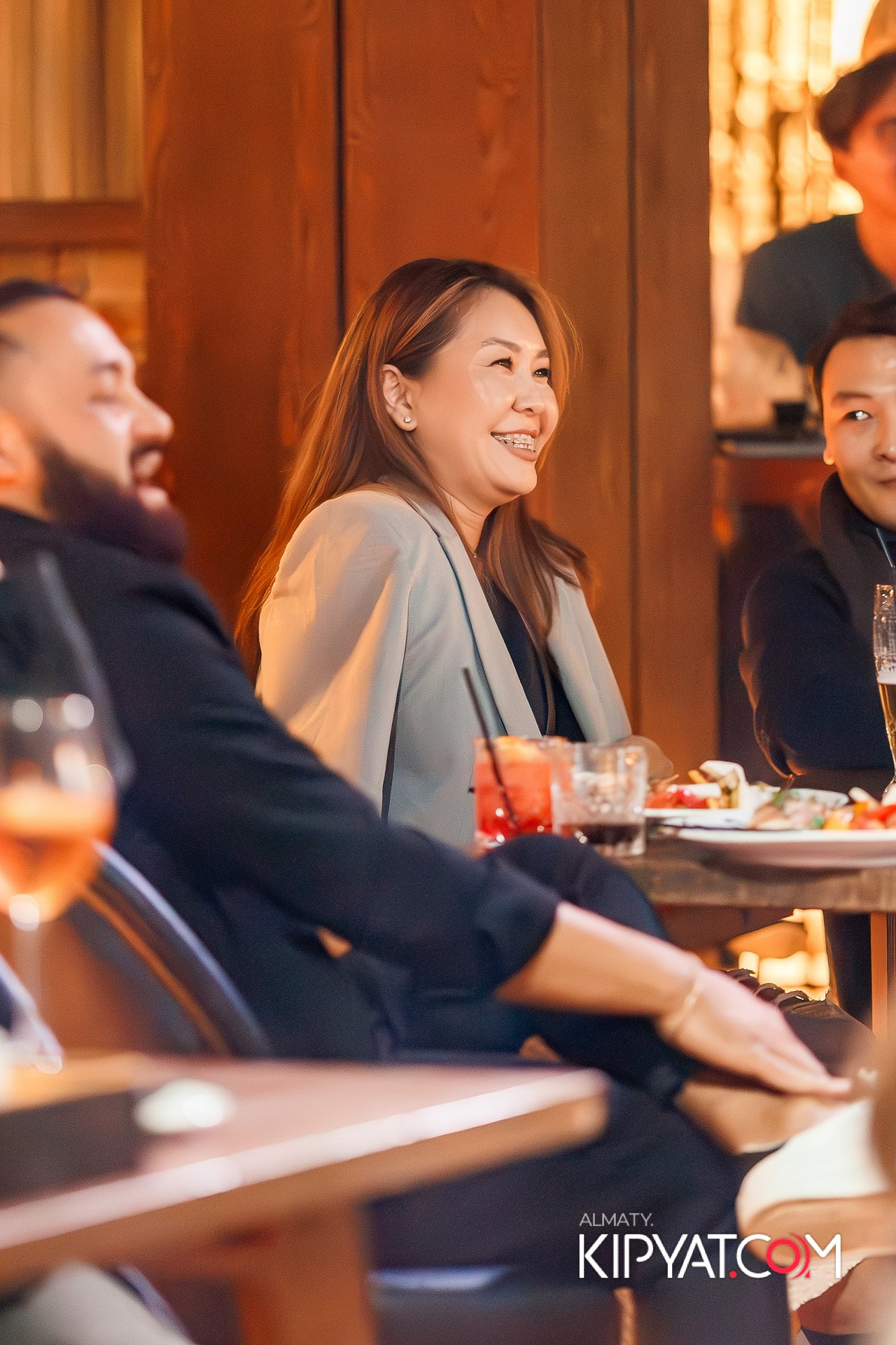 СОЛЬНЫЙ СТЕНДАП КОНЦЕРТ АЛЕКСАНДРА МЕРКУЛЬ. КИПЯТКОМ АЛМАТЫ!