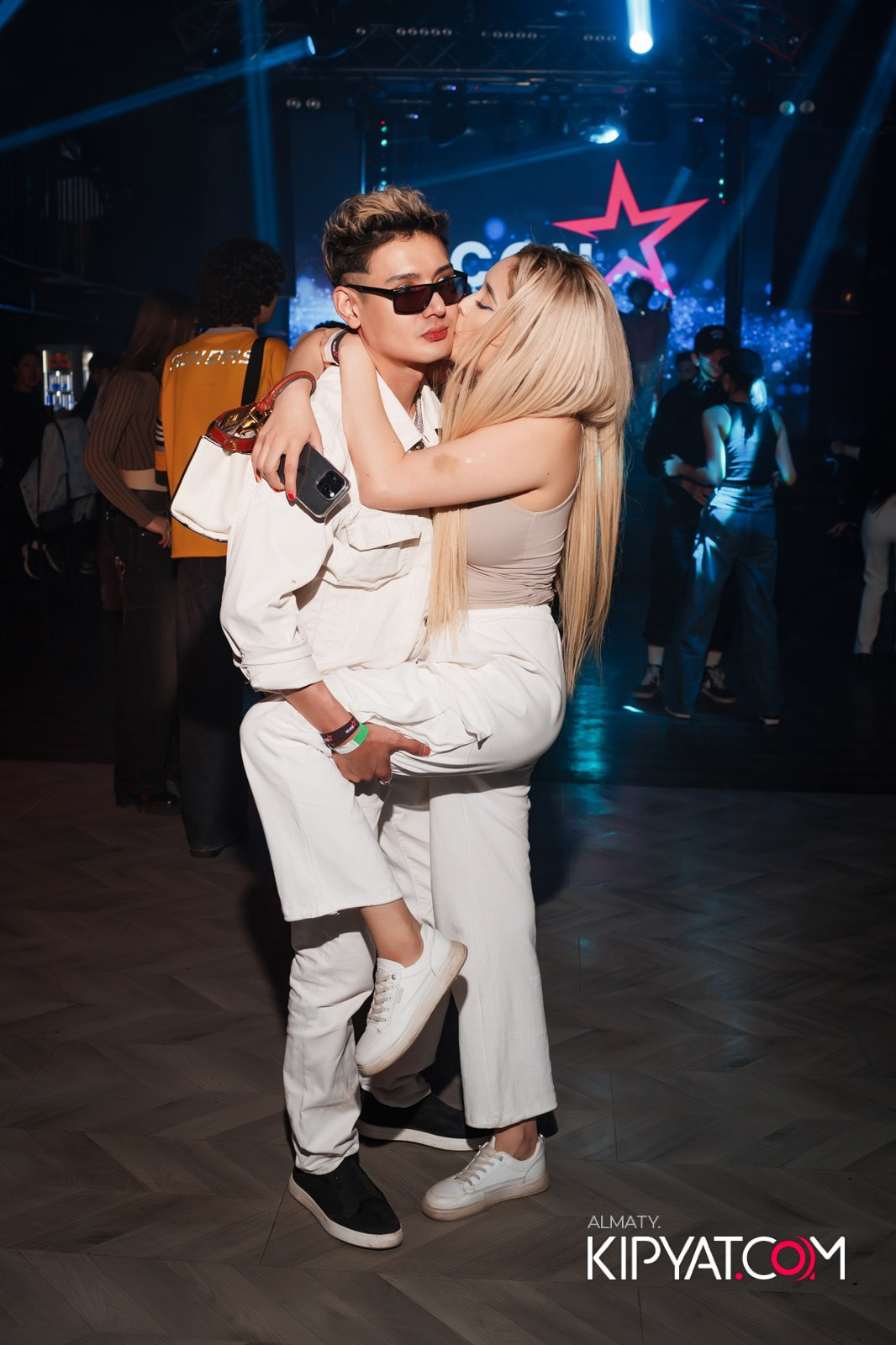 НОЧНОЙ КЛУБ ICON. КИПЯТКОМ АЛМАТЫ!