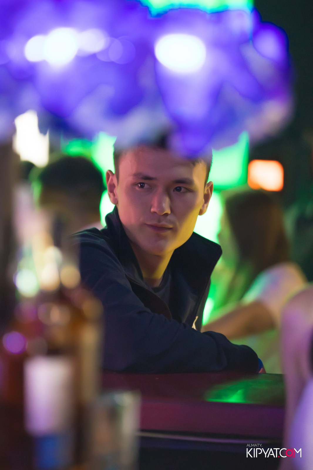 UYAT EMES BAR. КИПЯТКОМ АЛМАТЫ!