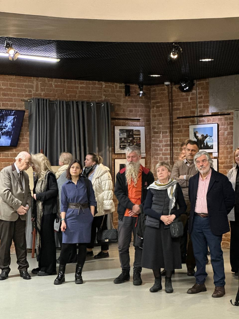 Фотография о музыке, музыкантах и их руках, магию создающих. Репортажный, архитектурный, театральный и файн-арт фотограф Лена Мельникова в Москве