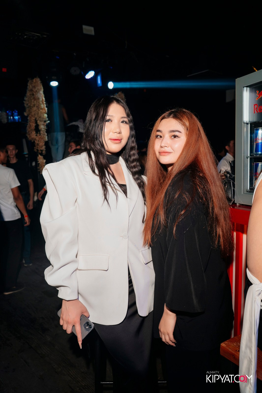 UYAT EMES BAR. КИПЯТКОМ АЛМАТЫ!