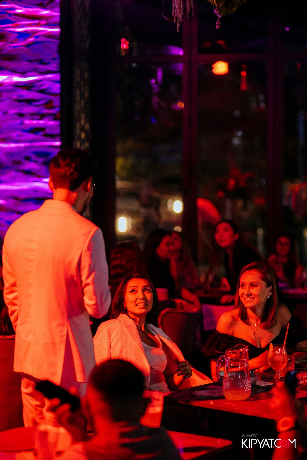 FRIENDS BAR & TERRACE. КИПЯТКОМ АЛМАТЫ!