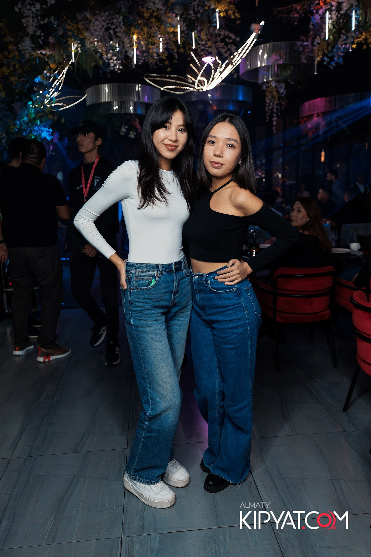 FRIENDS BAR & TERRACE. КИПЯТКОМ АЛМАТЫ!