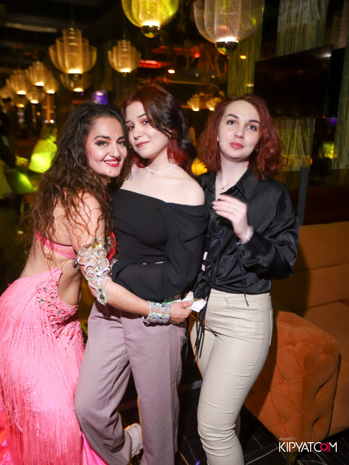 БАР ПАНАЕХАЛИ НА ДОСТЫК. КИПЯТКОМ АЛМАТЫ! Фотосъемка мероприятий в Алматы