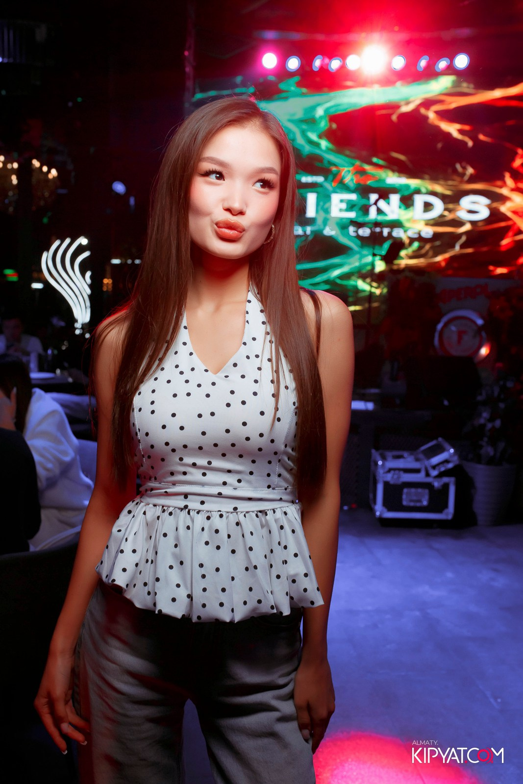 FRIENDS BAR & TERRACE. КИПЯТКОМ АЛМАТЫ! Фотосъемка мероприятий в Алматы