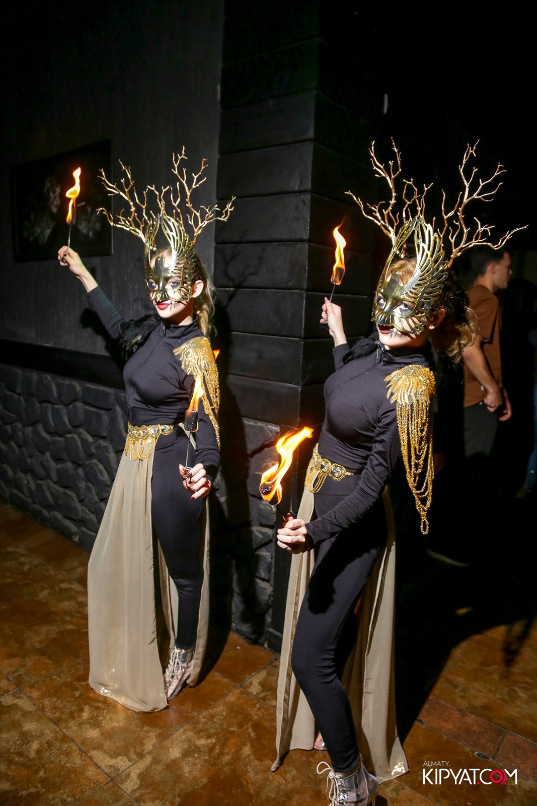 ARAGOSTA ДИСКО-БАР. КИПЯТКОМ АЛМАТЫ!