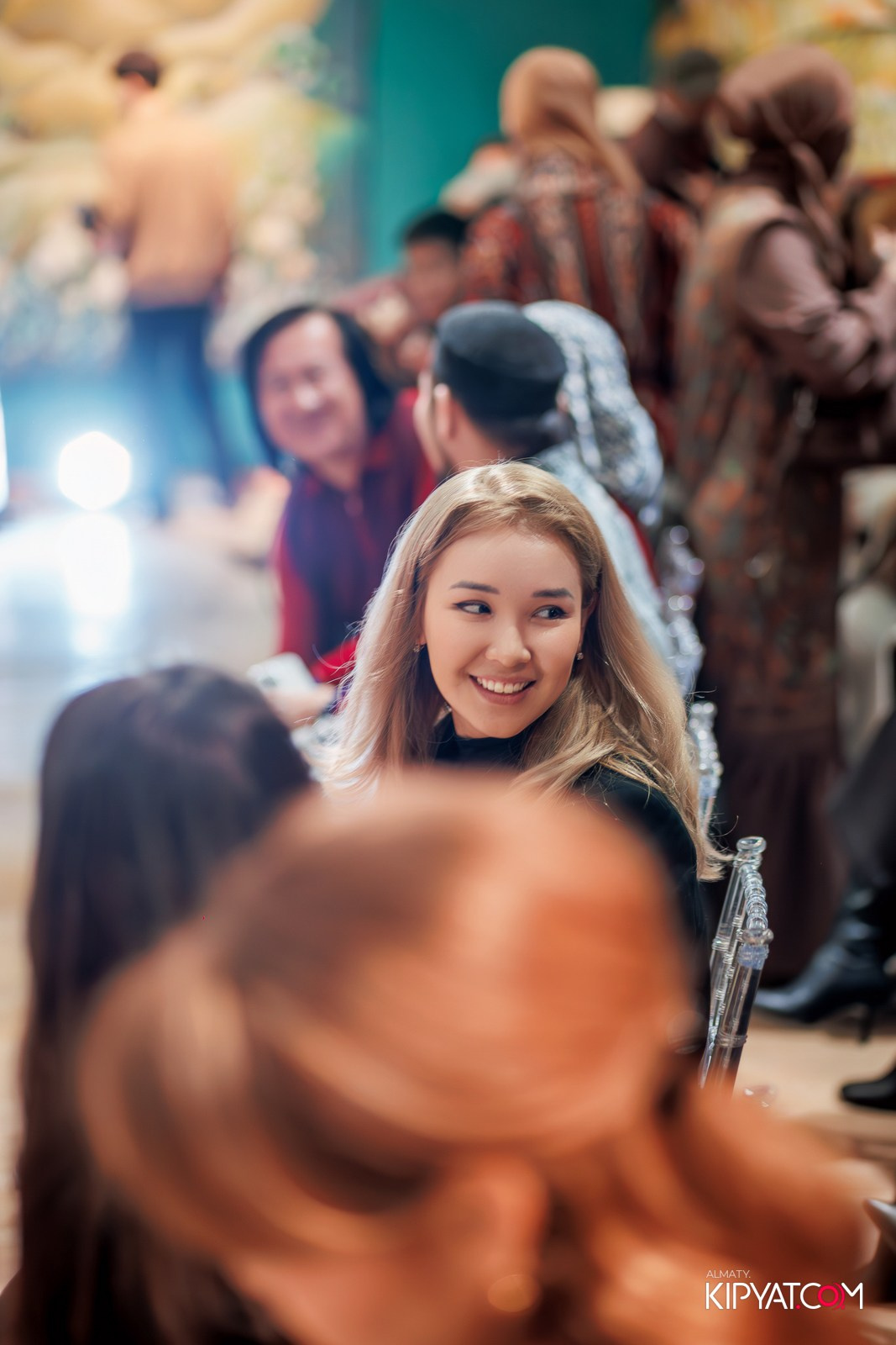 FASHION ПОКАЗ, КАЗАХСКОЙ НАЦИОНАЛЬНОЙ ОДЕЖДЫ. КИПЯТКОМ АЛМАТЫ!