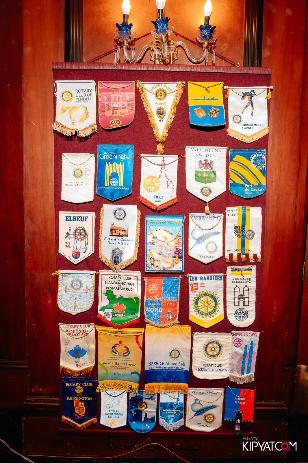 БЛАГОТВОРИТЕЛЬНЫЙ УЖИН В ЧЕСТЬ 30-ЛЕТИЯ ROTARY CLUB OF ALMATY. КИПЯТКОМ АЛМАТЫ!