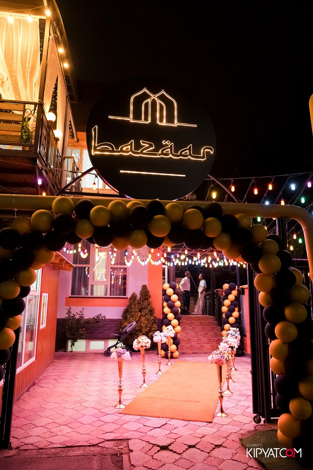 СЕМЕЙНЫЙ РЕСТОРАН BAZAAR. КИПЯТКОМ АЛМАТЫ!