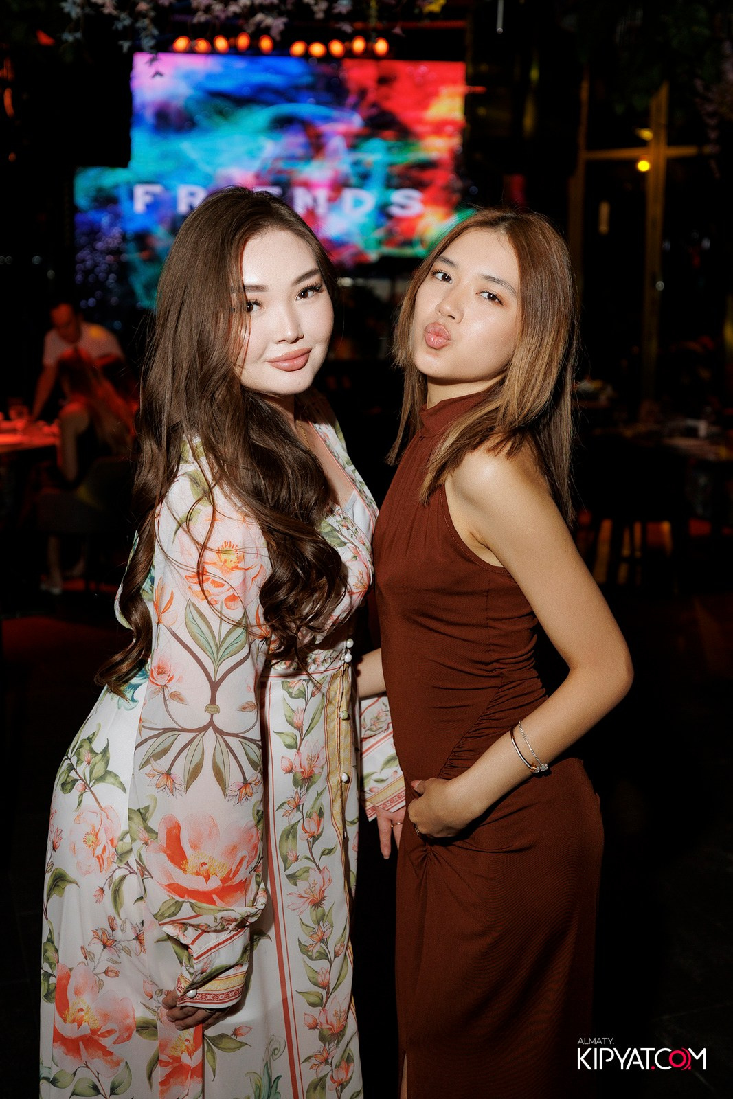 FRIENDS BAR & TERRACE. КИПЯТКОМ АЛМАТЫ! Фотосъемка мероприятий в Алматы