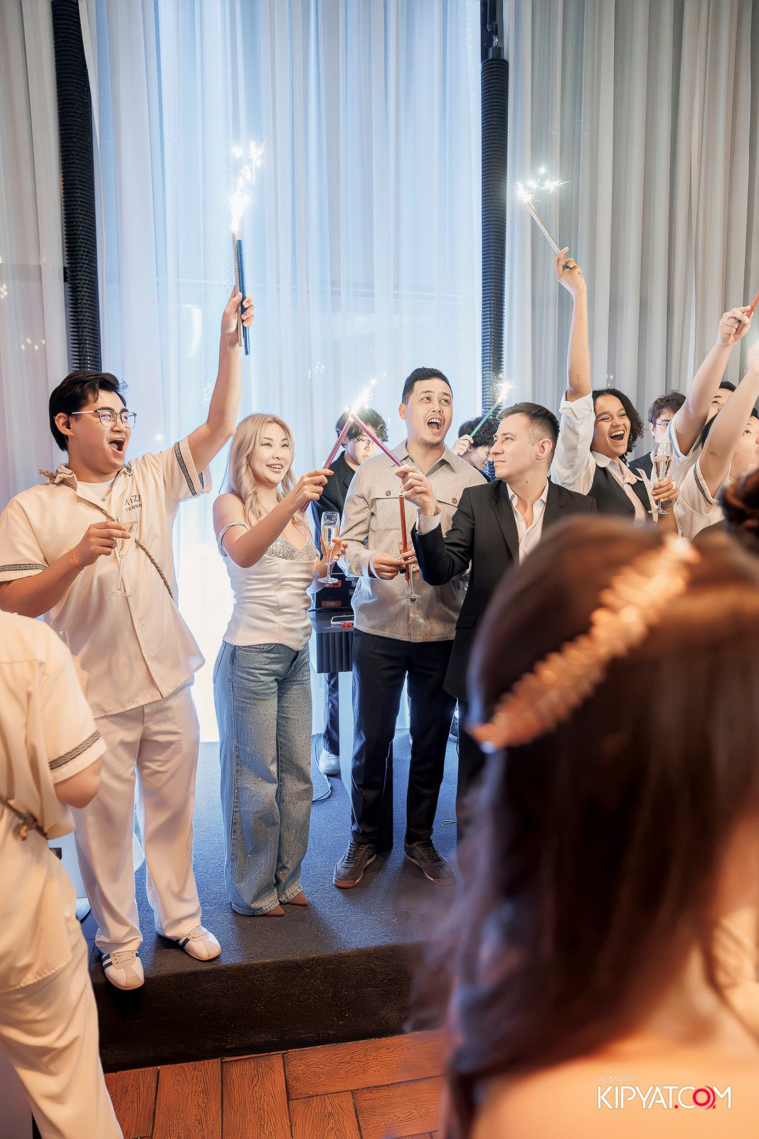 AIZA TERRACE RESTAURANT & BAR. КИПЯТКОМ АЛМАТЫ! Фотосъемка мероприятий в Алматы