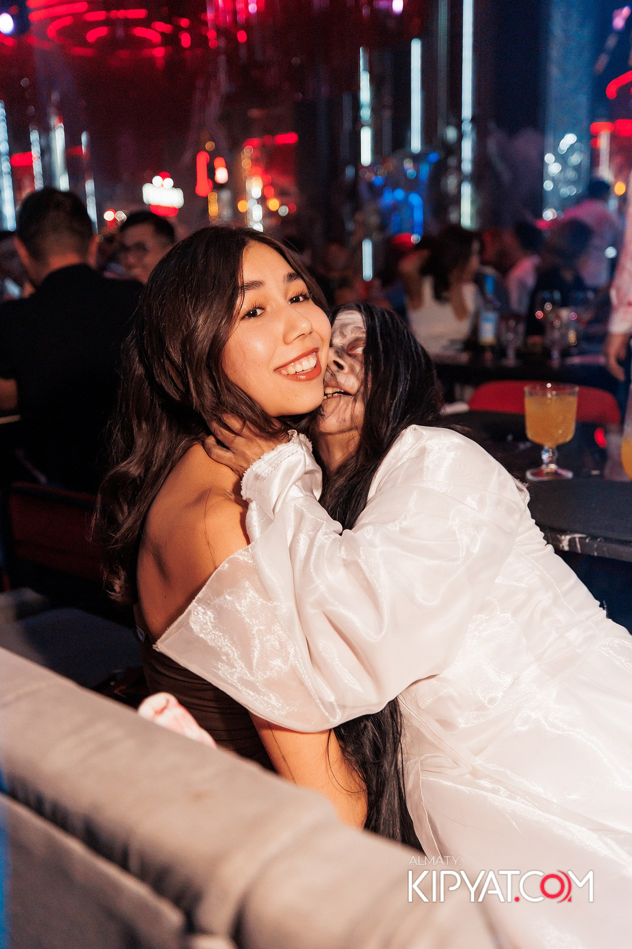 FRIENDS BAR & TERRACE. КИПЯТКОМ АЛМАТЫ! Фотосъемка мероприятий в Алматы