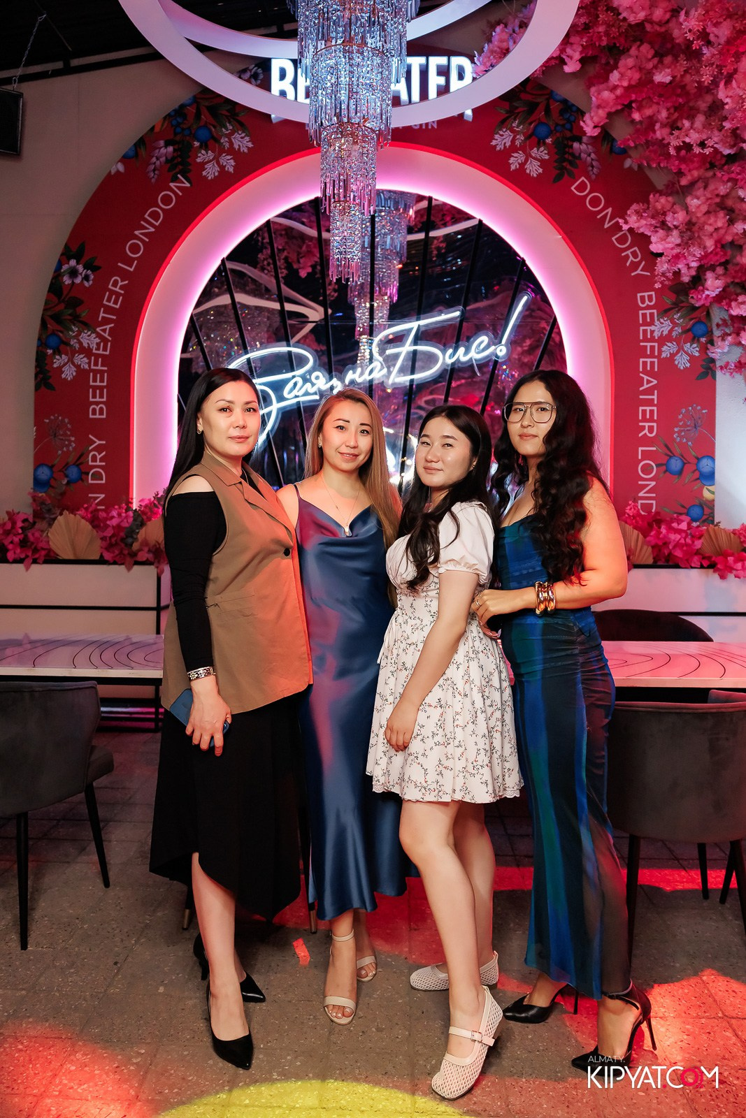 ЗАЯ, НА БИС. КИПЯТКОМ АЛМАТЫ!