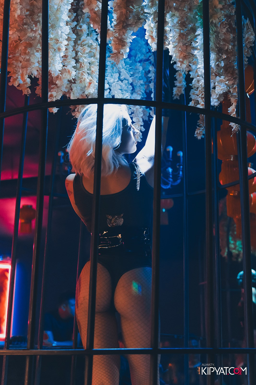 UYAT EMES BAR. КИПЯТКОМ АЛМАТЫ!