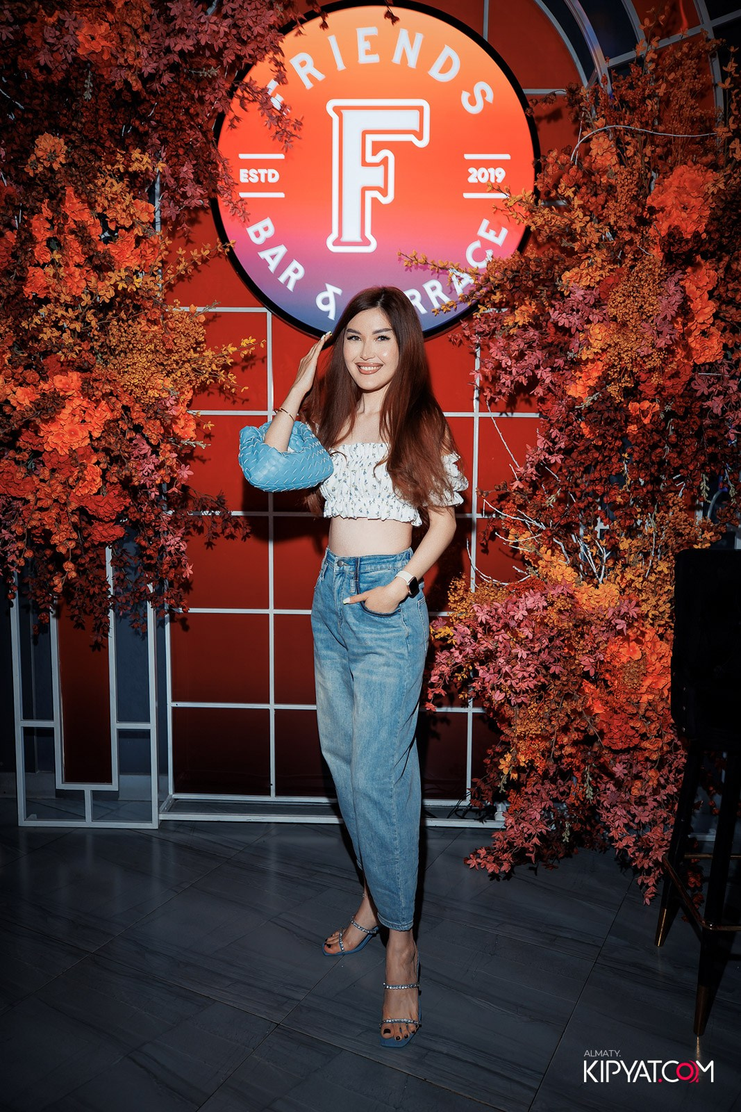 FRIENDS BAR & TERRACE. КИПЯТКОМ АЛМАТЫ!