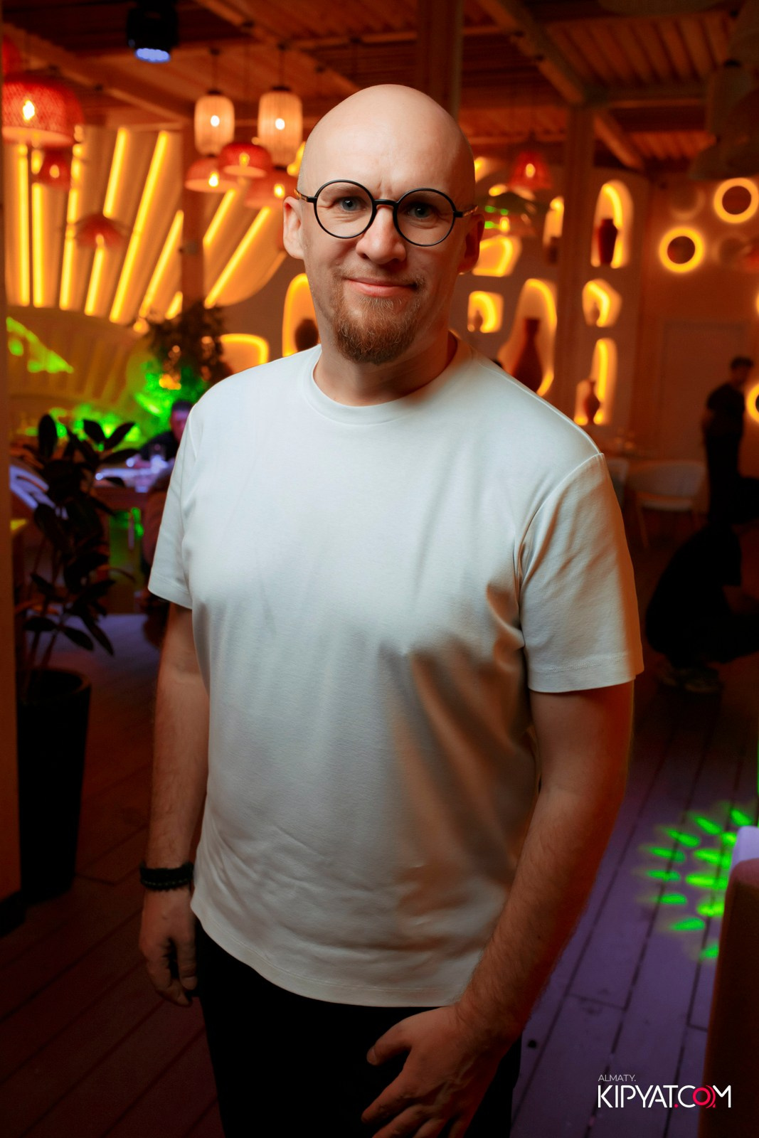 MOOD KARAOKE & TERRACE. КИПЯТКОМ АЛМАТЫ!