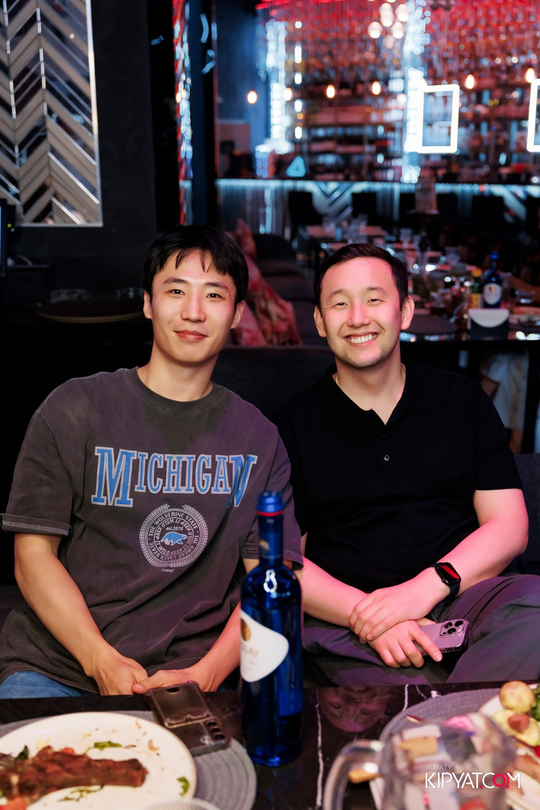 FRIENDS BAR & TERRACE. КИПЯТКОМ АЛМАТЫ!