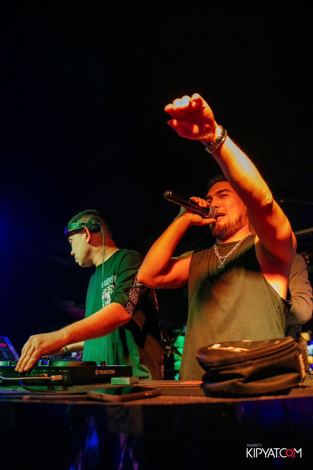 UYAT EMES BAR. КИПЯТКОМ АЛМАТЫ!