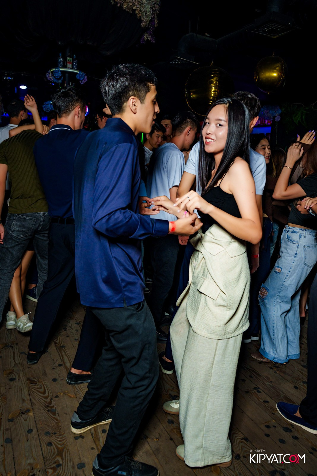 UYAT EMES BAR. КИПЯТКОМ АЛМАТЫ!