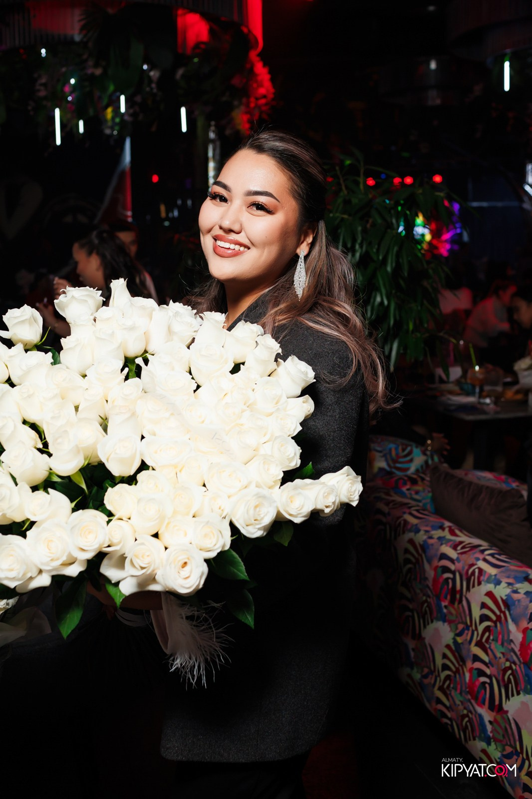 FRIENDS BAR & TERRACE. КИПЯТКОМ АЛМАТЫ!