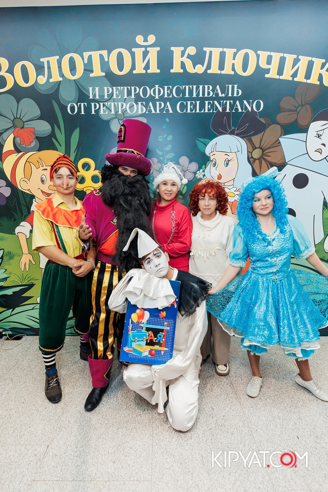 ЗОЛОТОЙ КЛЮЧИК И РЕТРОФЕСТИВАЛЬ ОТ РЕСТОБАРА CELENTANO. КИПЯТКОМ АЛМАТЫ!