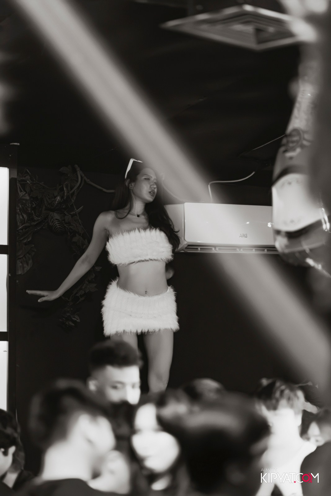 UYAT EMES BAR. КИПЯТКОМ АЛМАТЫ!