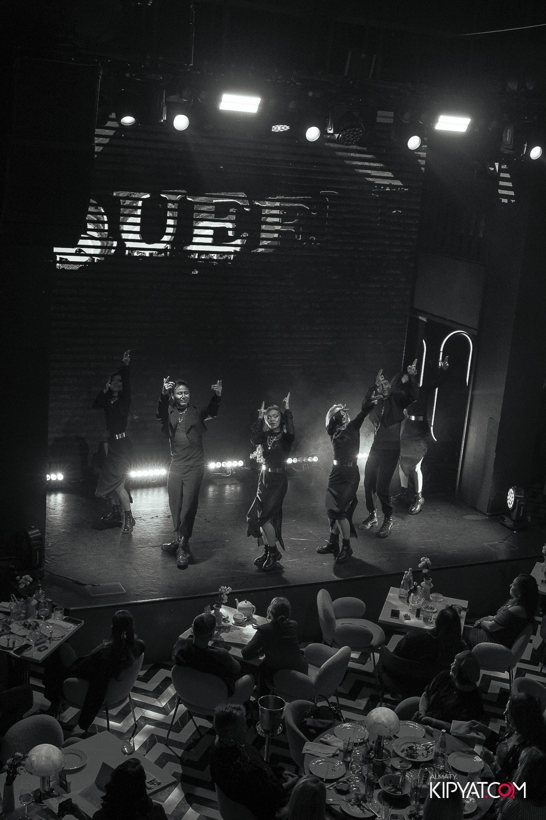 QUEEN. КИПЯТКОМ АЛМАТЫ!