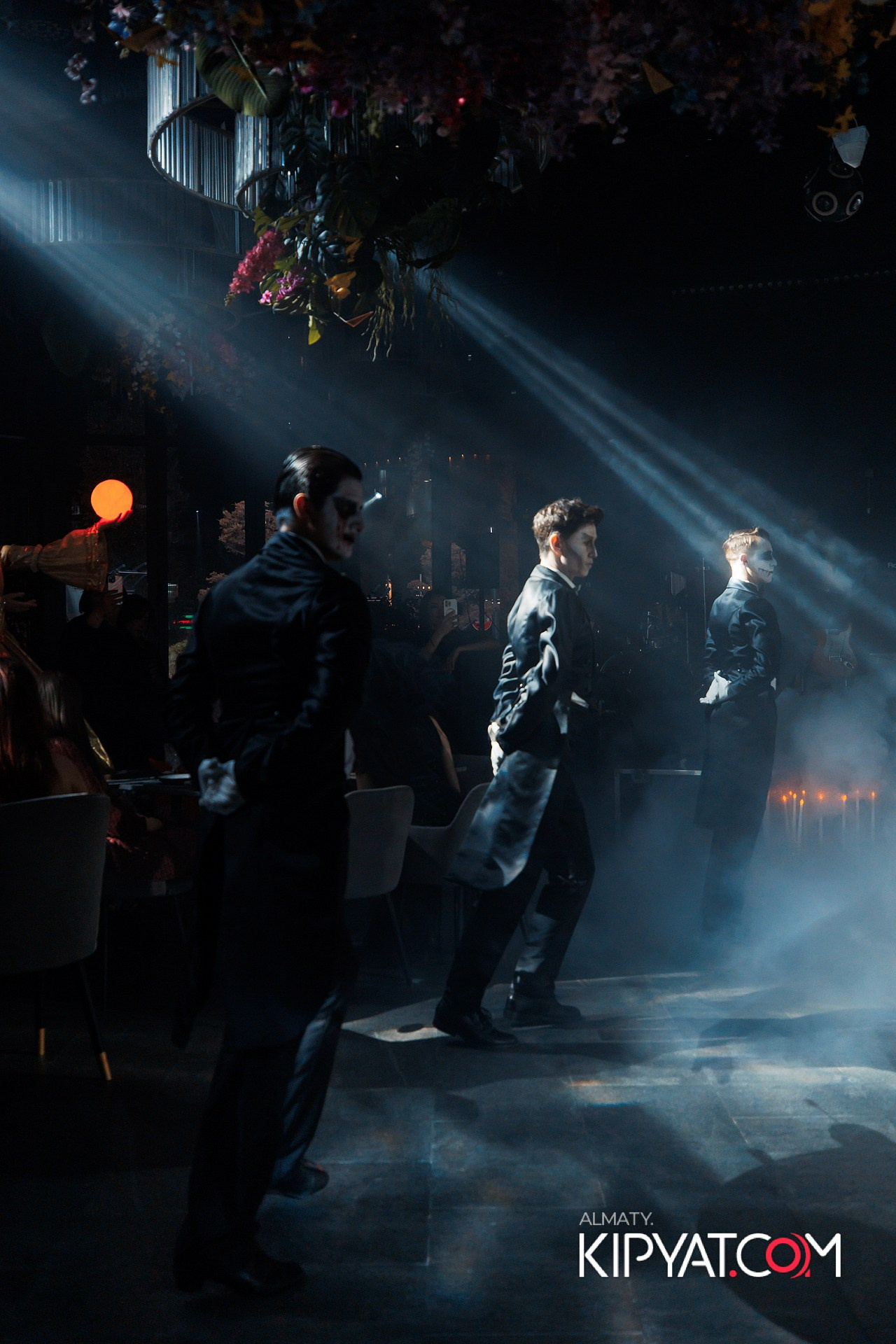 FRIENDS BAR & TERRACE. КИПЯТКОМ АЛМАТЫ! Фотосъемка мероприятий в Алматы