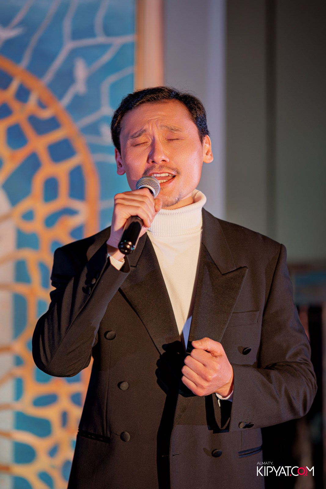 FASHION ПОКАЗ, КАЗАХСКОЙ НАЦИОНАЛЬНОЙ ОДЕЖДЫ. КИПЯТКОМ АЛМАТЫ!