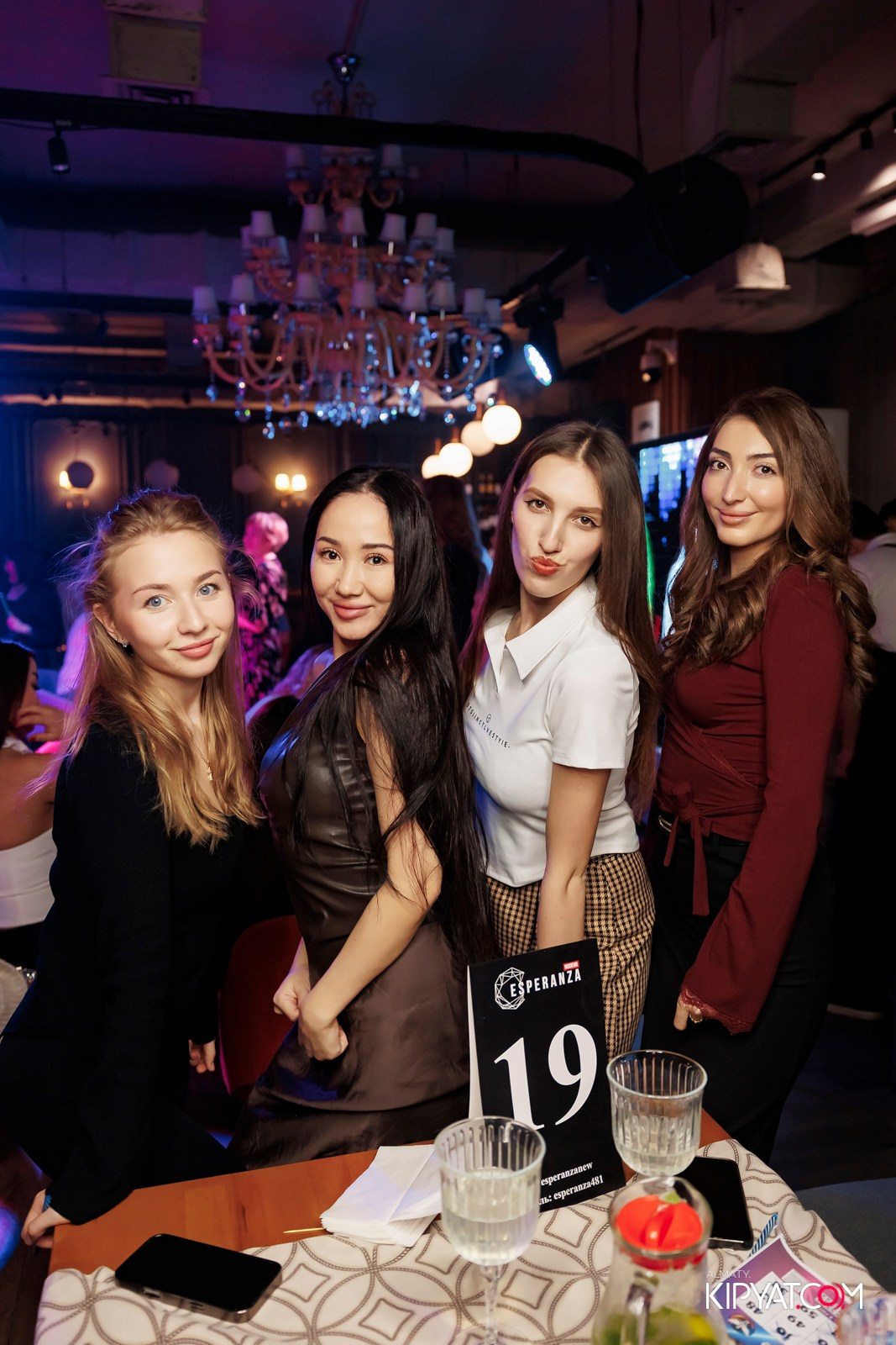 МУЗЫКАЛЬНОЕ ЛОТО В CAVIAR. КИПЯТКОМ АЛМАТЫ! Фотосъемка мероприятий в Алматы