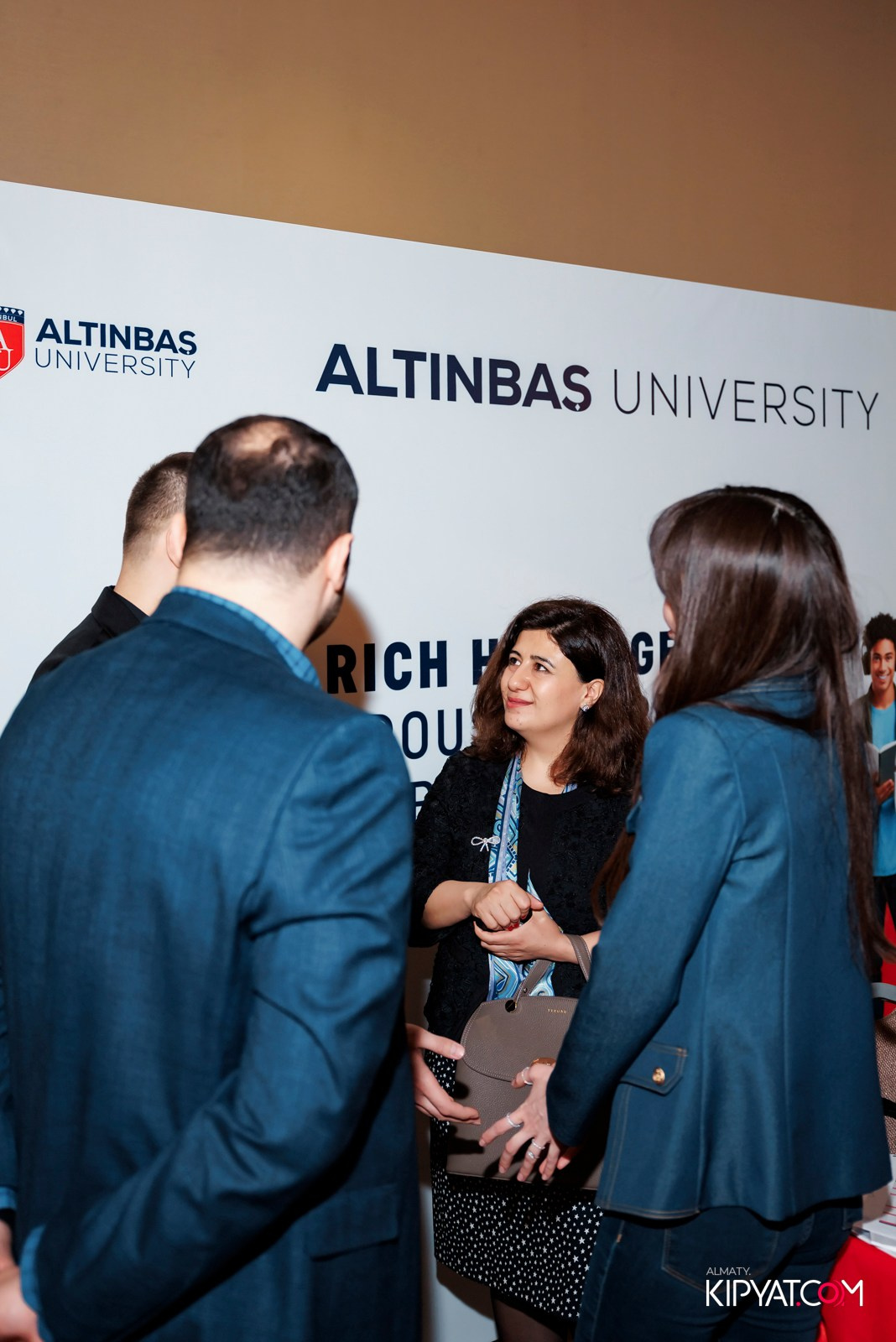 ВЫСТАВКА ТУРЕЦКИХ УНИВЕРСИТЕТОВ. КИПЯТКОМ АЛМАТЫ! Фотосъемка мероприятий в Алматы
