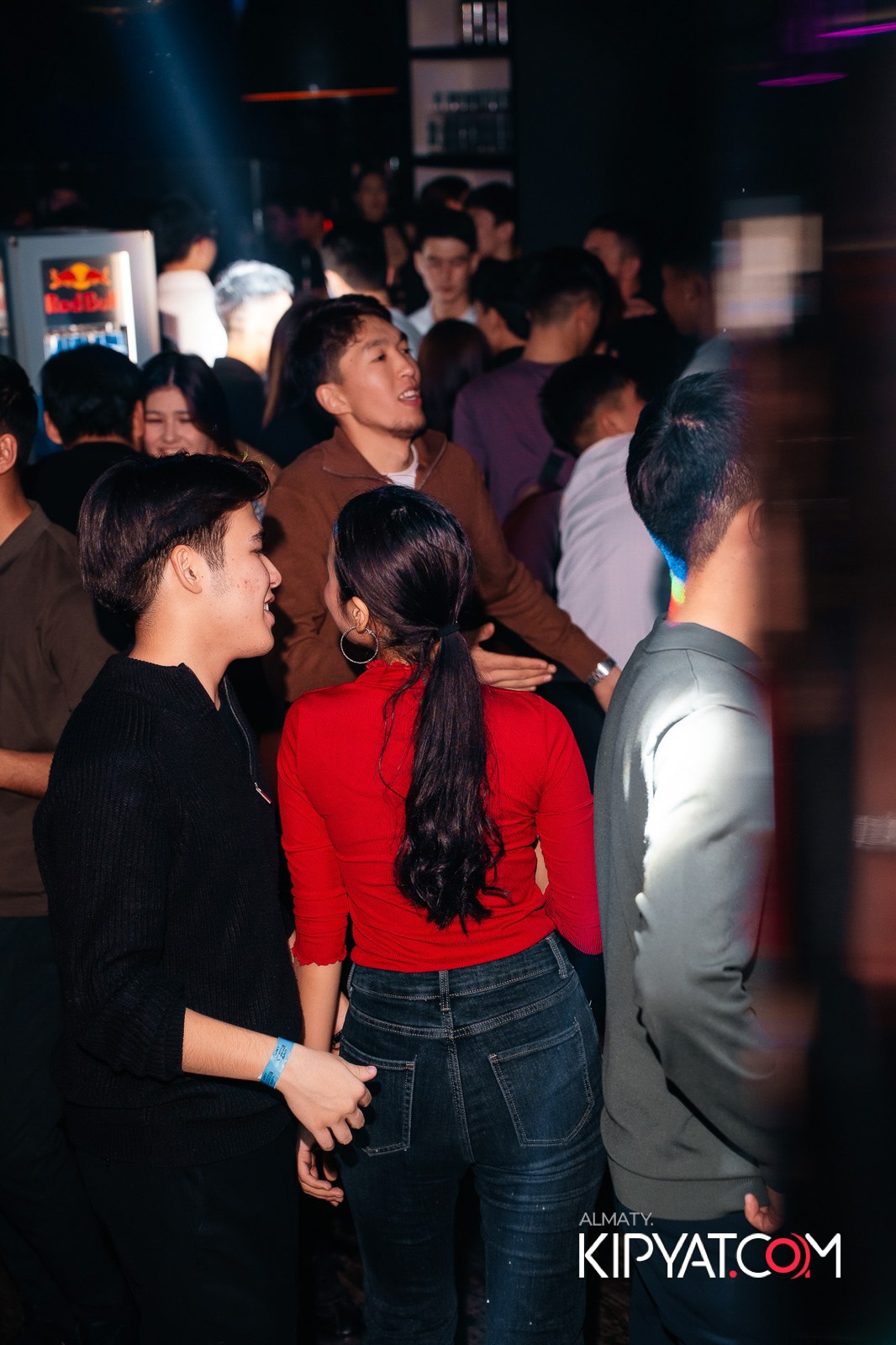 UYAT EMES BAR. КИПЯТКОМ АЛМАТЫ!