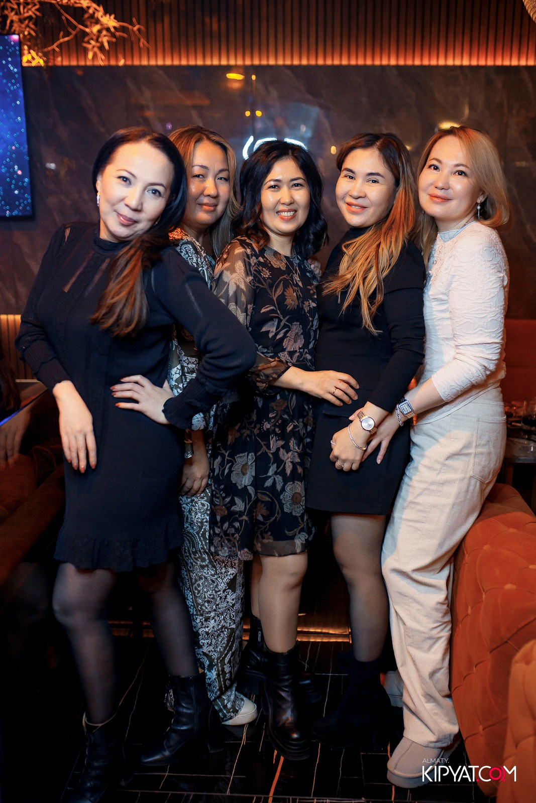 БАР ПАНАЕХАЛИ НА ДОСТЫК. КИПЯТКОМ АЛМАТЫ! Фотосъемка мероприятий в Алматы