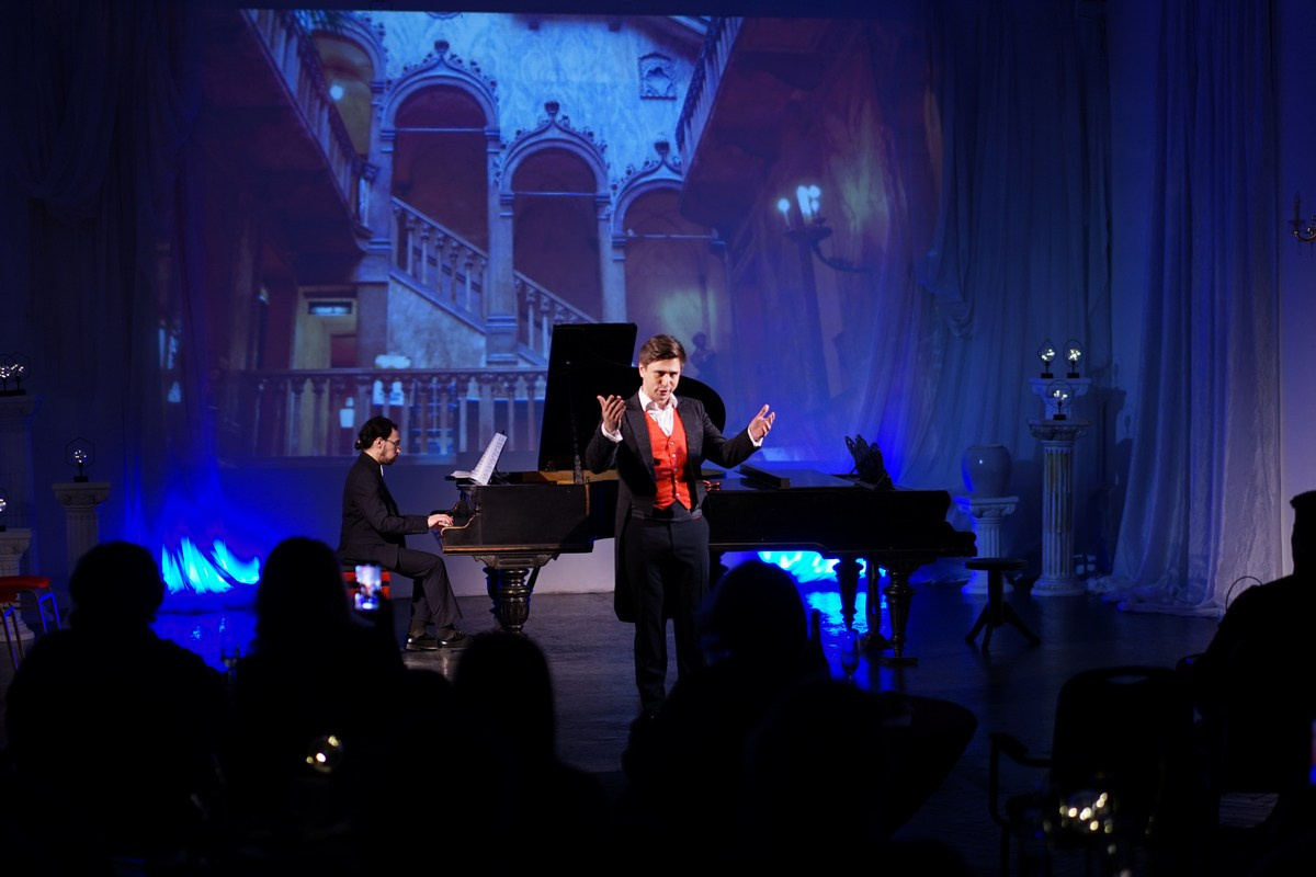 Праздничный ужин-концерт ко Дню Влюблённых в старинном особняке. Дом Шрёдера