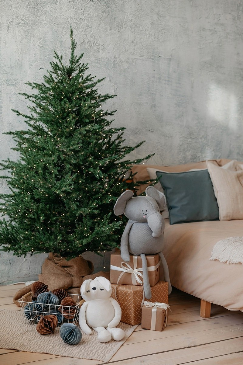 Новогодние фотостудии Екатеринбурга 2025. Фотограф в Екатеринбурге Артём Зайнетдинов