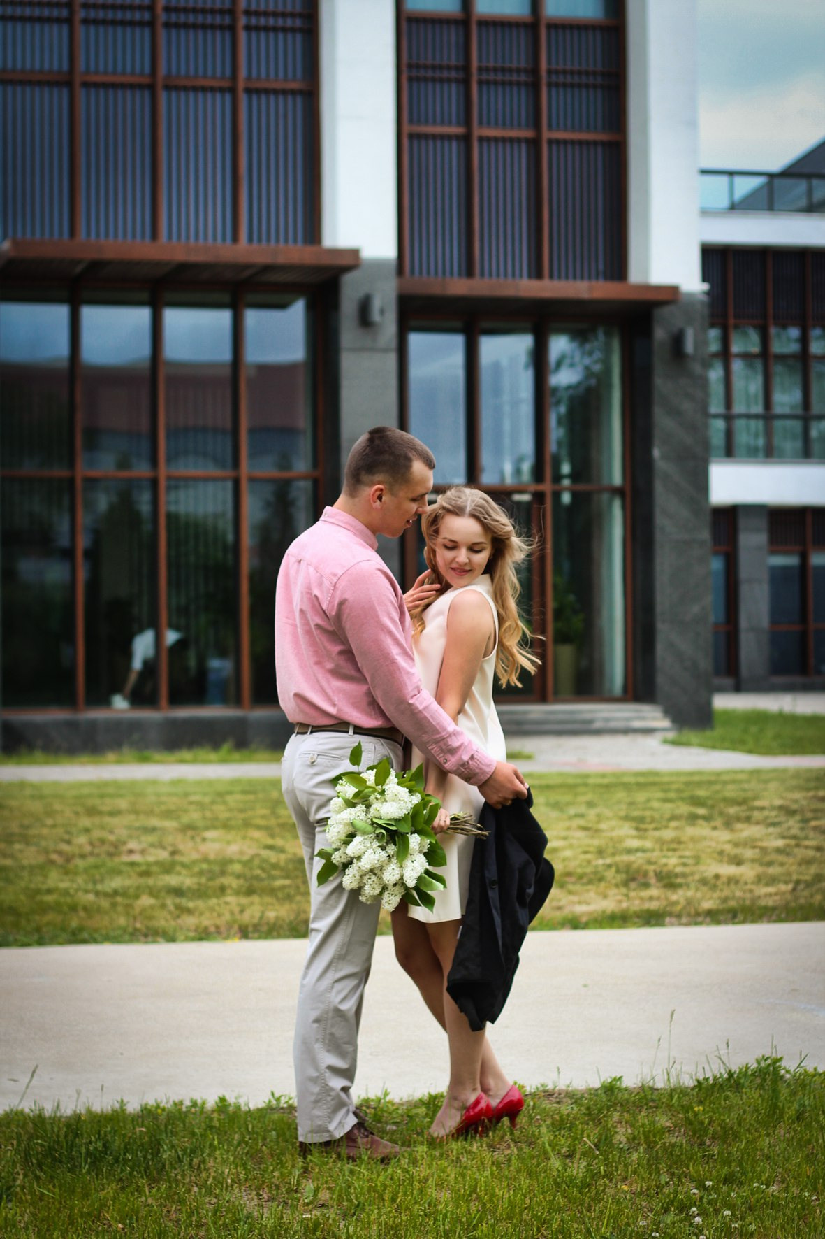 Фотосессия молодых на октябрьской. Юлия Дейкун — семейный фотограф в Минске