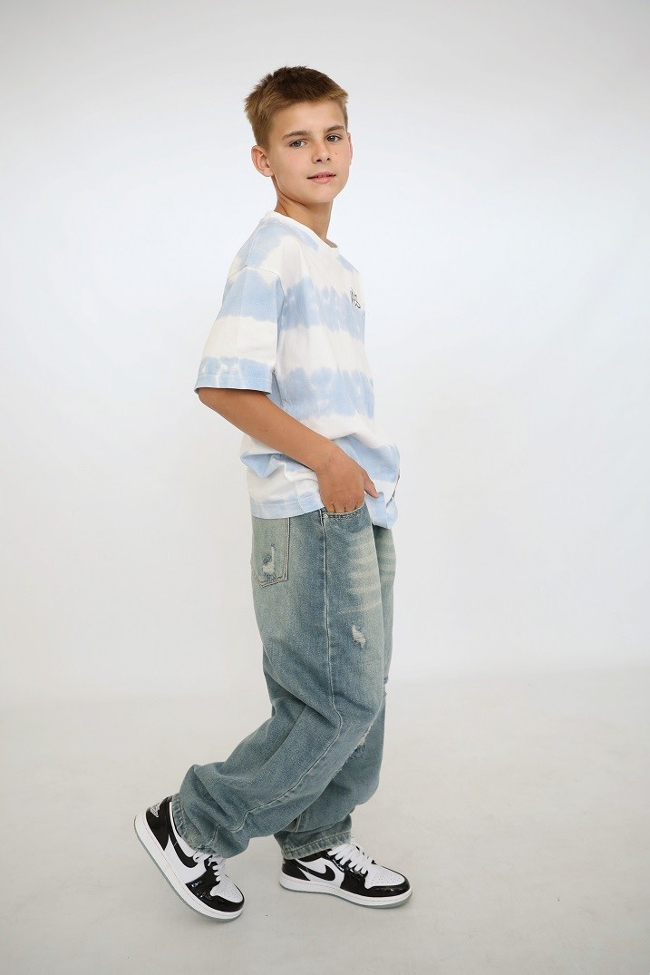 Савелий Гуцол. Съёмка одежды для маркетплейсов и брендов Morozova Production