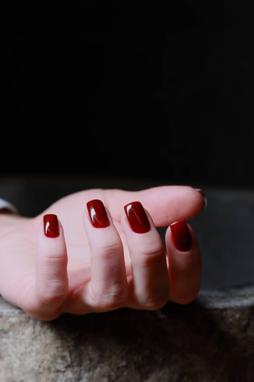 Услуги мастеров маникюра. Салон красоты Праvда в Москве