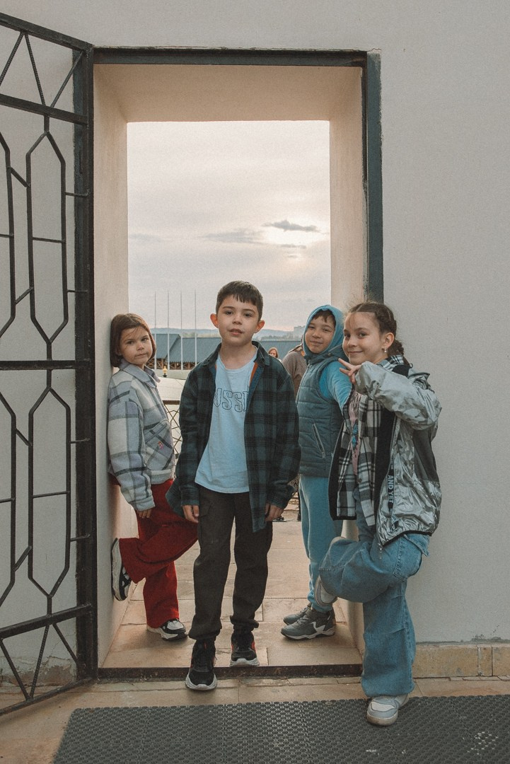 Фотопрогулка одноклассников. 2 класс