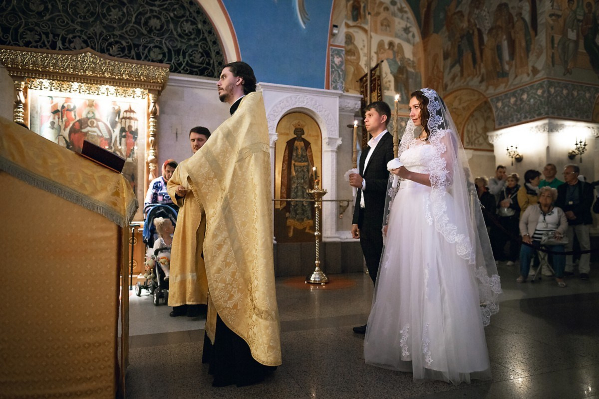 Венчание в главном Храме. Свадебный и репортажный фотограф в Москве и Московской области