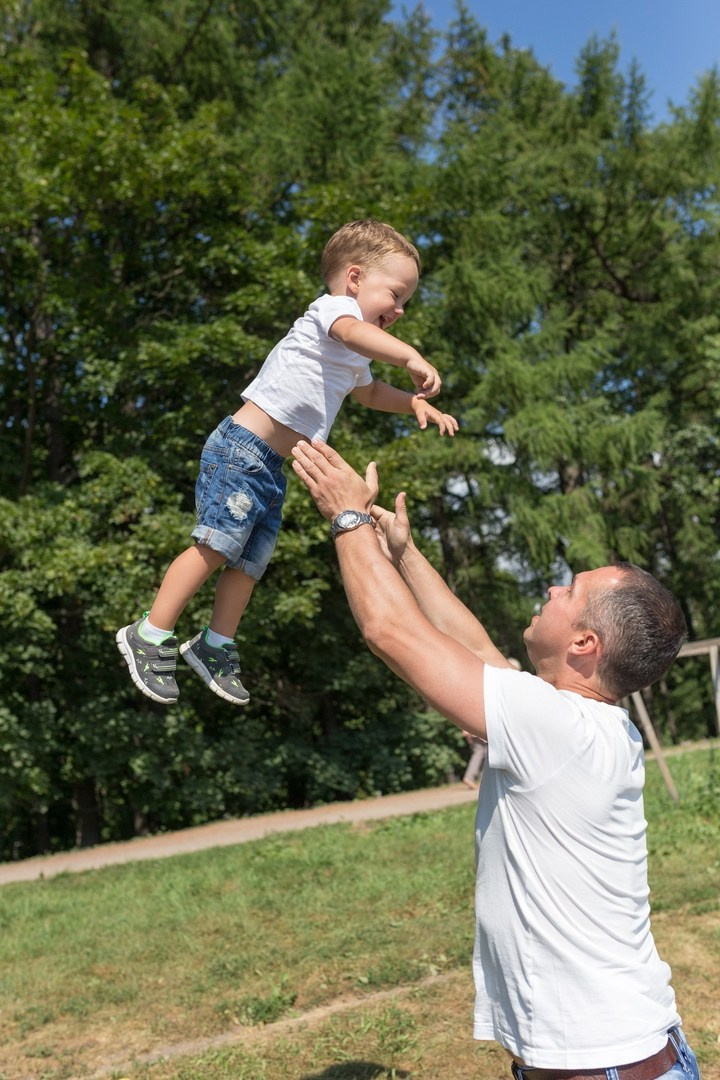 «Лето, семья, парк: идеальная фотосессия». Свадебный и Репортажный фотограф в Санкт-Петербурге