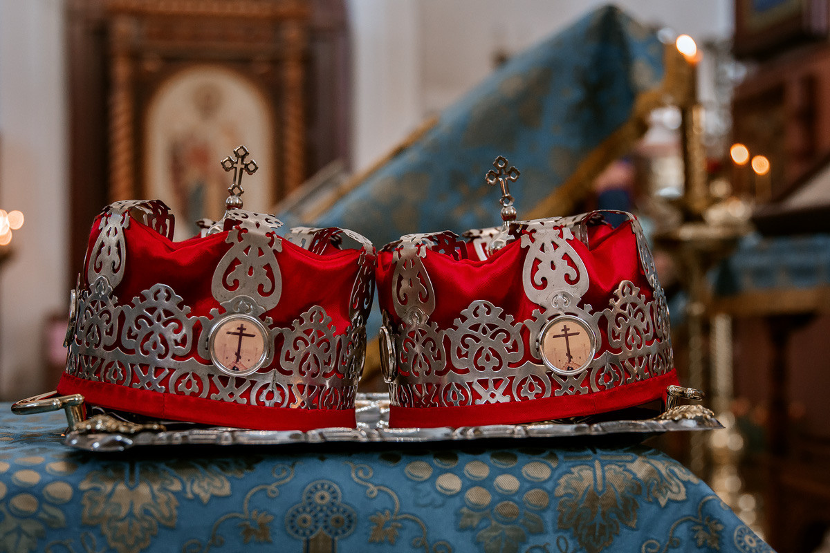Венцы для совершения таинства Венчания.