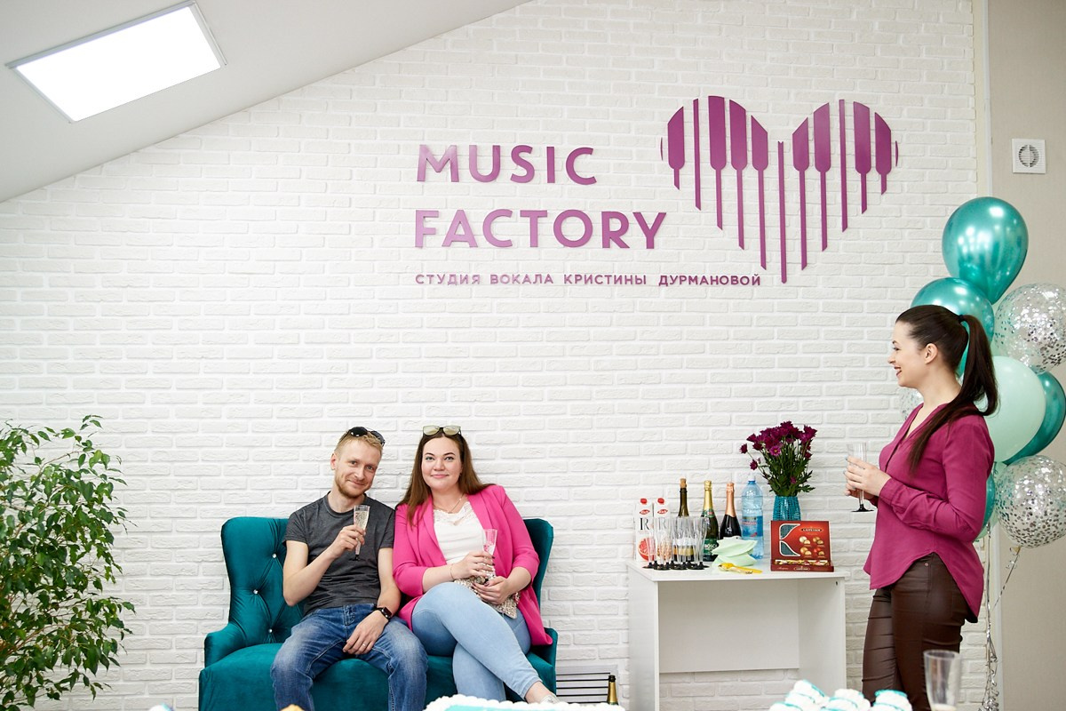 Репортаж с открытия школы вокала Кристины Дурмановой. Репортажный и женский фотограф в Новосибирске