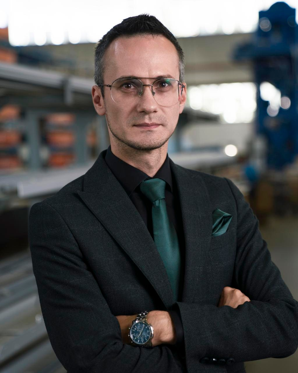 Деловой портрет в студии. Портретный фотограф Павел Бахирев. Москва